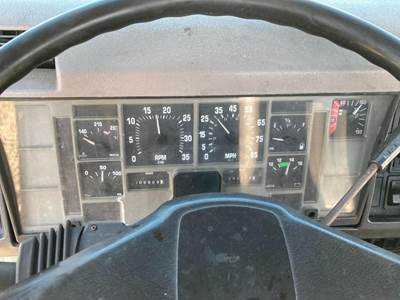 International 4900 Instrument Panel Cluster