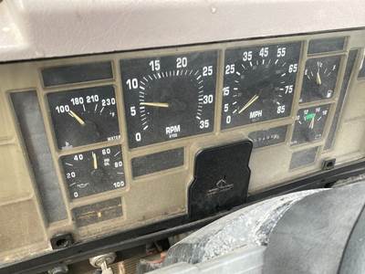 International 4900 Instrument Panel Cluster