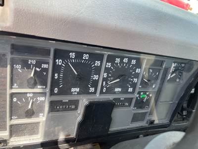International 8100 Instrument Panel Cluster