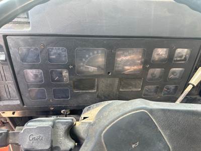 International 8200 Instrument Panel Cluster