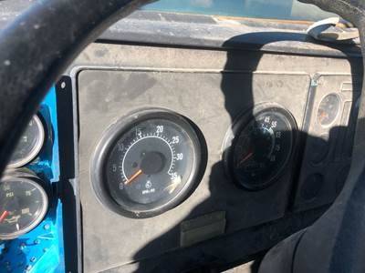 International 9300 Instrument Panel Cluster