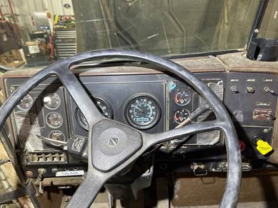 International 9400 Instrument Panel Cluster