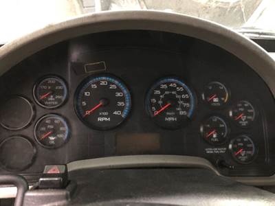 International DuraStar 4300 Instrument Panel Cluster for a International Durastar (4300)