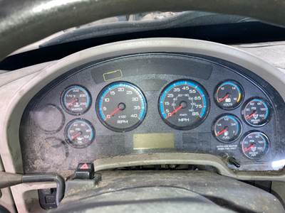 International DuraStar 4300 Instrument Panel Cluster for a International Durastar (4300)