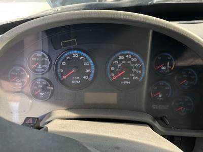 International DuraStar 4300 Instrument Panel Cluster for a International Durastar (4300)