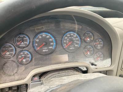 International DuraStar 4300 Instrument Panel Cluster for a International Durastar (4300)
