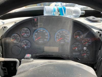 International DuraStar 4300 Instrument Panel Cluster for a International Durastar (4300)