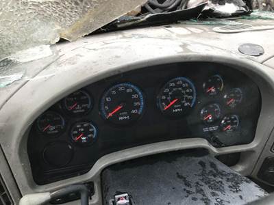 International DuraStar 4300 Instrument Panel Cluster for a International Durastar (4300)