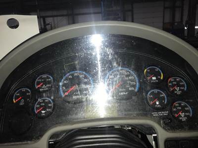 International DuraStar 4300 Instrument Panel Cluster for a International Durastar (4300)