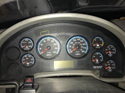 International DuraStar 4300 Instrument Panel Cluster for a International Durastar (4300)
