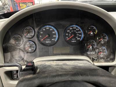 International DuraStar 4300 Instrument Panel Cluster for a International Durastar (4300)