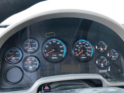 International DuraStar 4300 Instrument Panel Cluster for a International Durastar (4300)