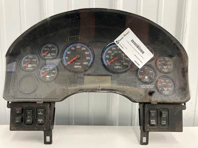 International DuraStar 4300 Instrument Panel Cluster for a International Durastar (4300)
