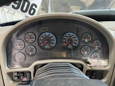 International DuraStar 4400 Instrument Panel Cluster for a International Durastar (4400)