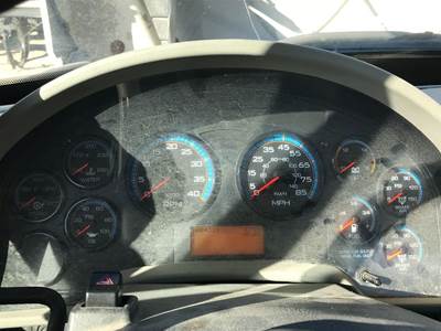 International DuraStar 4400 Instrument Panel Cluster for a International Durastar (4400)