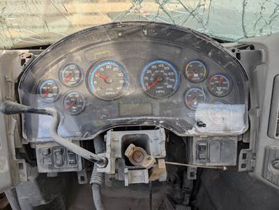 International DuraStar 4400 Instrument Panel Cluster for a International Durastar (4400)