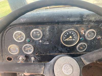 International Loadstar 1800 Instrument Panel Cluster for a International 1800 Loadstar