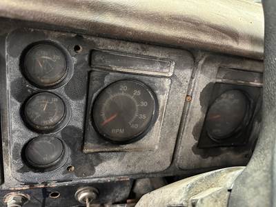 International S1800 Instrument Panel Cluster