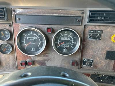 Kenworth T300 Instrument Panel Cluster