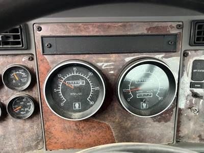 Kenworth T370 Instrument Panel Cluster