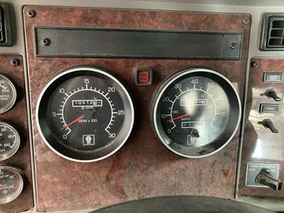 Kenworth T370 Instrument Panel Cluster