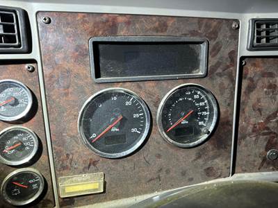 Kenworth T370 Instrument Panel Cluster