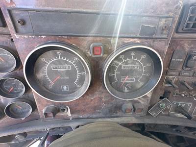 Kenworth T370 Instrument Panel Cluster