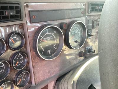 Kenworth T370 Instrument Panel Cluster