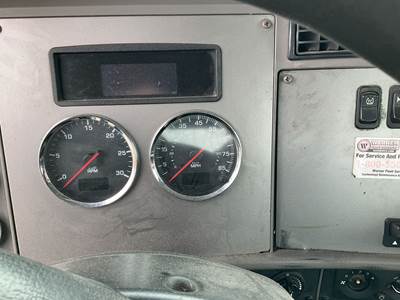 Kenworth T370 Instrument Panel Cluster