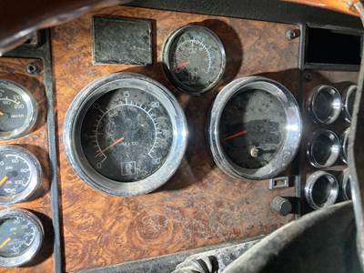 Kenworth T600 Instrument Panel Cluster
