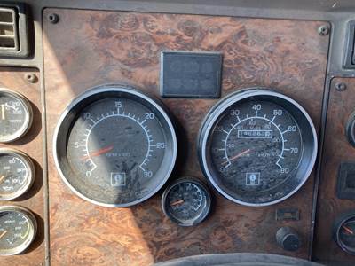 Kenworth T600 Instrument Panel Cluster