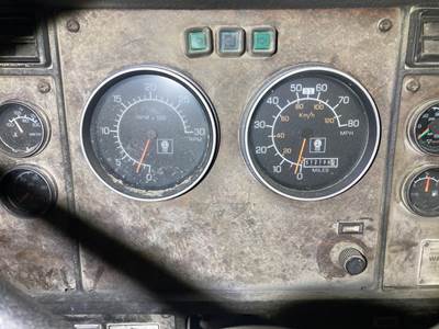 Kenworth T600 Instrument Panel Cluster