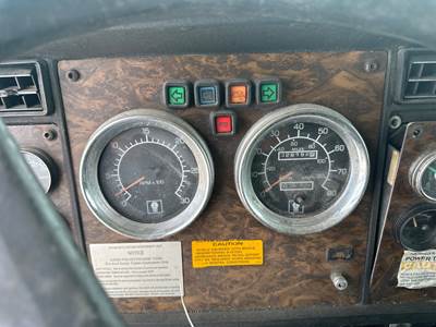 Kenworth T600 Instrument Panel Cluster