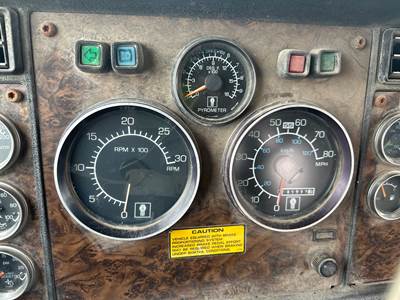 Kenworth T600 Instrument Panel Cluster