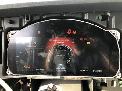 Kenworth T680 Instrument Panel Cluster