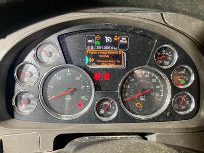 Kenworth T680 Instrument Panel Cluster