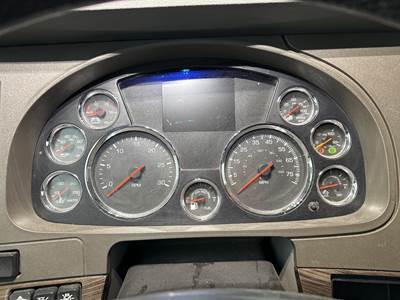 Kenworth T680 Instrument Panel Cluster