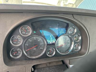 Kenworth T680 Instrument Panel Cluster