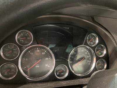 Kenworth T680 Instrument Panel Cluster