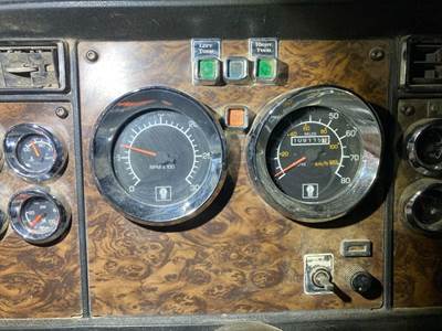Kenworth T800 Instrument Panel Cluster
