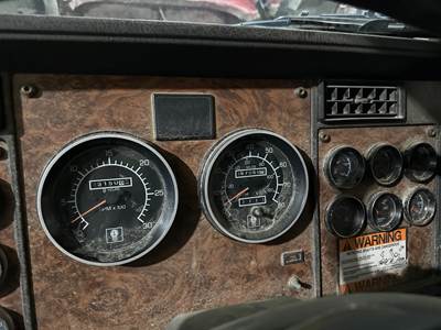 Kenworth T800 Instrument Panel Cluster