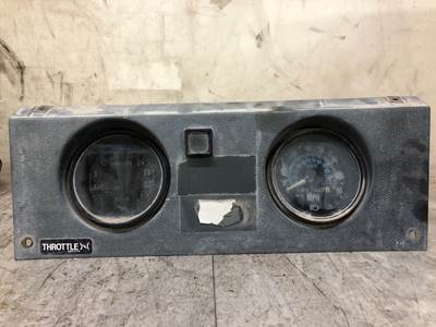 Mack DM600 Instrument Panel Cluster