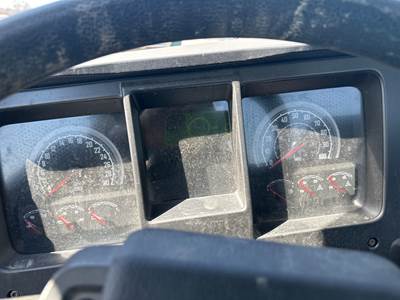 Mack MD6 Instrument Panel Cluster