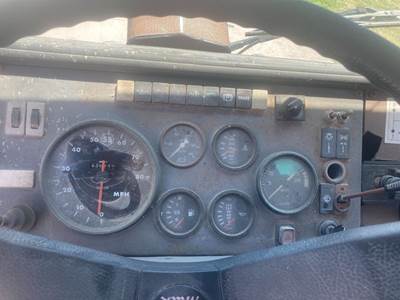 Mack Midliner Instrument Panel Cluster for a Mack CS Midliner