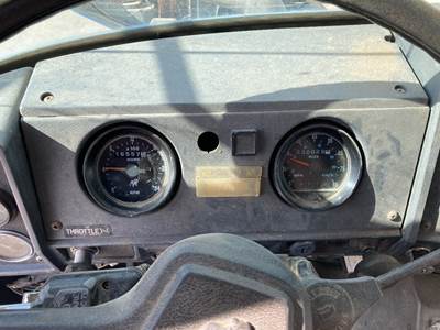 Mack RB600 Instrument Panel Cluster