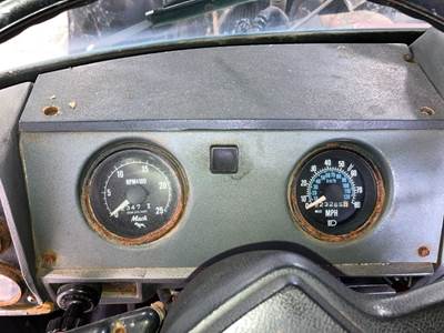 Mack RD600 Instrument Panel Cluster