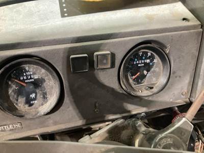 Mack RD600 Instrument Panel Cluster