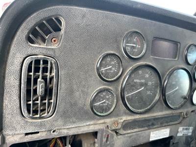 Peterbilt 384 Instrument Panel Cluster