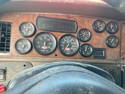 Peterbilt 387 Instrument Panel Cluster