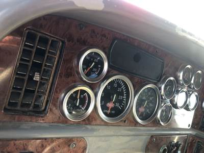 Peterbilt 387 Instrument Panel Cluster